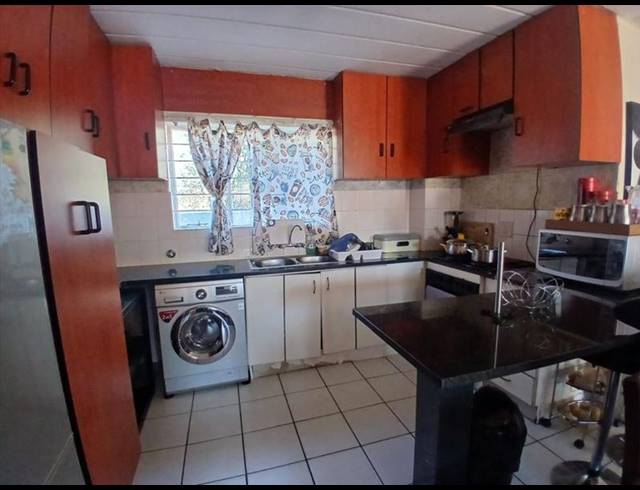 3 BEDROOM TOWNHOUSE FOR SALE IN GLEN MARAIS